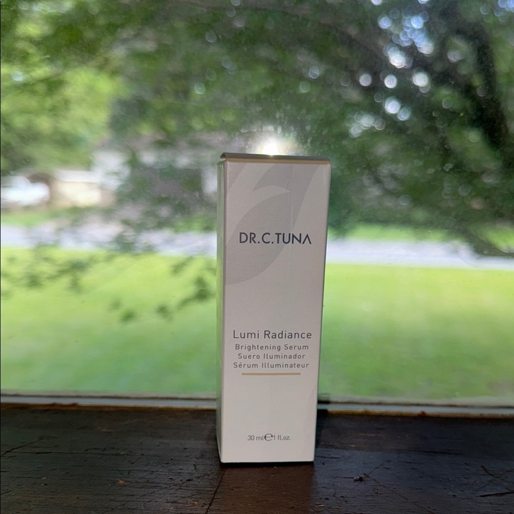 Lumi Radiance Brightening Serum - White